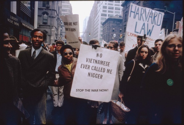 ベトナムから遠く離れて